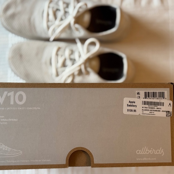 Allbirds Tree Runner (White - Size 10) - Picture 4 of 6